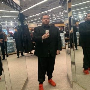 Meet your Posher, Alex